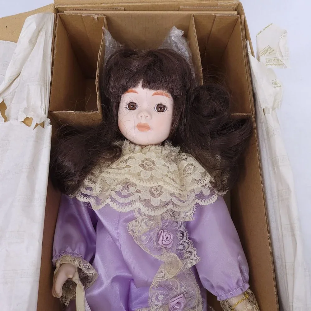 The Ashton-Drake Galleries Porcelain Doll IN BOX Brinns 1989 Collectible Edition